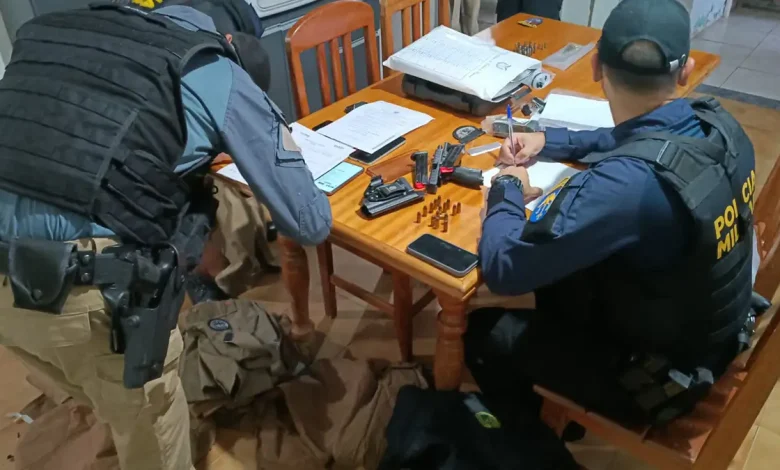 Gaeco cumpre mandados contra 3 policiais de Maringá por diversos crimes 1 GAECO Gaeco cumpre mandados contra 3 policiais de Maringá por diversos crimes