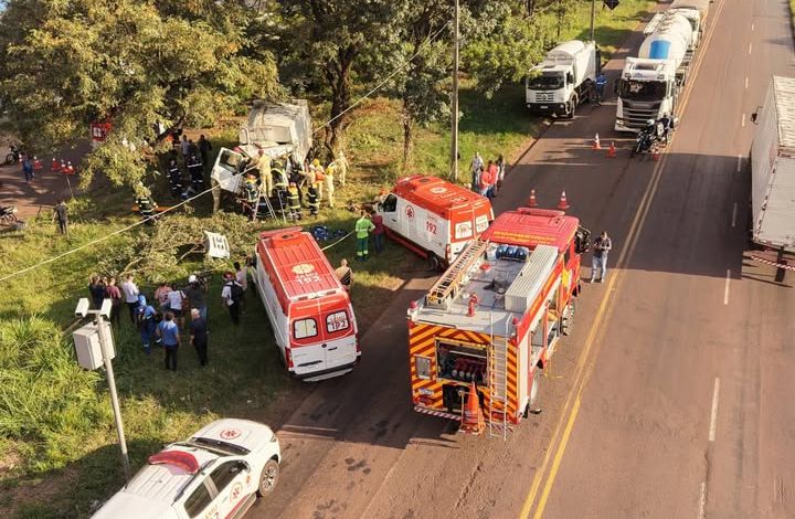 acidente contorno sul 1 Ação rápida de socorristas do Samu com uso de torniquete foi decisiva para salvar vítima de acidente no Contorno Sul