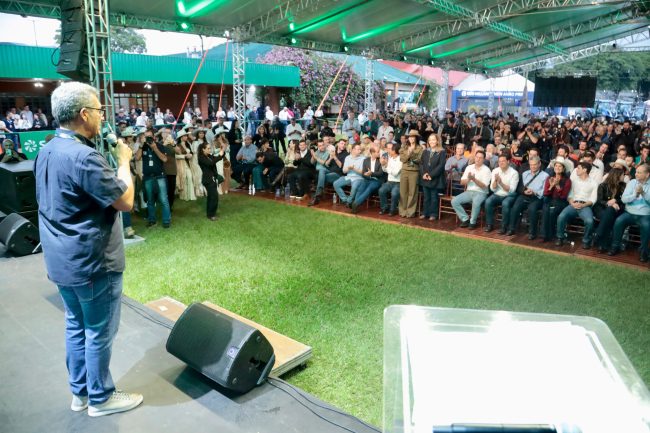 WhatsApp Image 2026 05 08 at 19.11.41 Expoingá 2026 é lançada com anúncio de R$ 56 milhões para modernização do parque