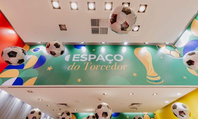 Shopping mantém clima de Copa do Mundo com espaço de troca de figurinhas, Espaço Torcedor e transmissão dos jogos do Brasil 1 image1 Shopping mantém clima de Copa do Mundo com espaço de troca de figurinhas, Espaço Torcedor e transmissão dos jogos do Brasil