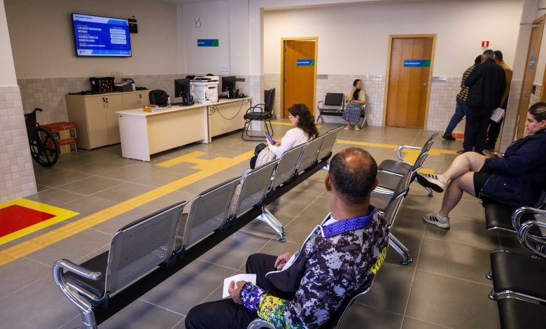 Agora é Lei: divulgação do tempo de espera, fluxo de atendimento e escala de trabalho na Saúde 1 fila de espera Agora é Lei: divulgação do tempo de espera, fluxo de atendimento e escala de trabalho na Saúde