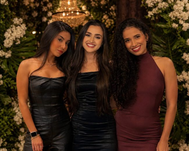Três mulheres morrem após carro capotar e cair em riacho às margens da BR-376, em Mandaguaçu 4 3 jovens acidente mandaguacu e1787312667410 Três mulheres morrem após carro capotar e cair em riacho às margens da BR-376, em Mandaguaçu