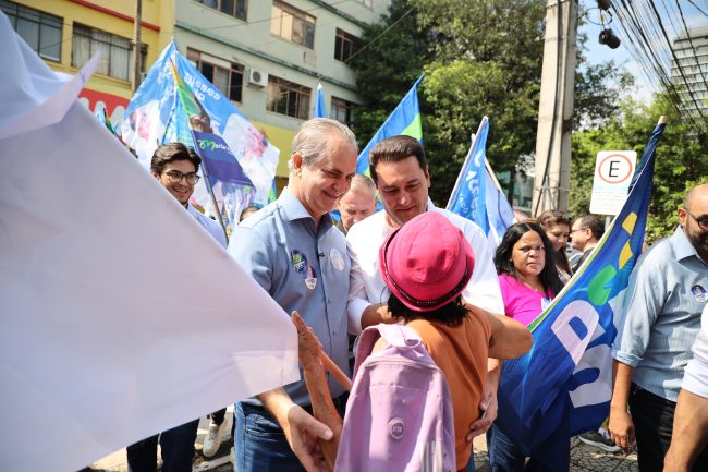 Governador Ratinho Junior, Ulisses Maia e Sandro Alex demonstram força política em Maringá 2 IMG 6569.JPG Governador Ratinho Junior, Ulisses Maia e Sandro Alex demonstram força política em Maringá