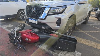 Foto de Motoboy sofre fratura grave após colisão com caminhonete