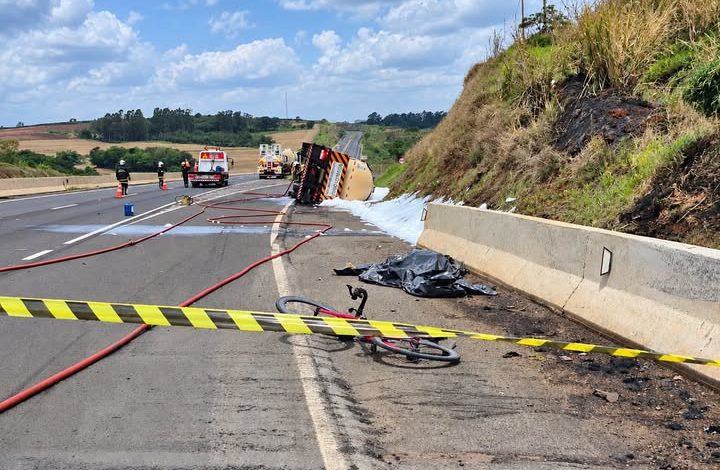 Ciclista de Maringá morre carbonizado após caminhão-tanque tombar na rodovia 1 acidente ciclista Ciclista de Maringá morre carbonizado após caminhão-tanque tombar na rodovia